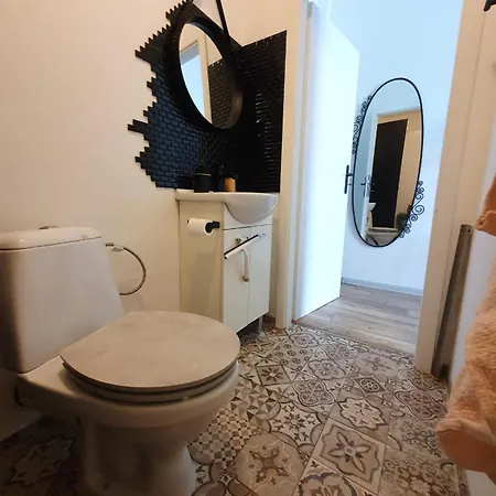 Metropolitan Next To Presidential Palace Bratislava