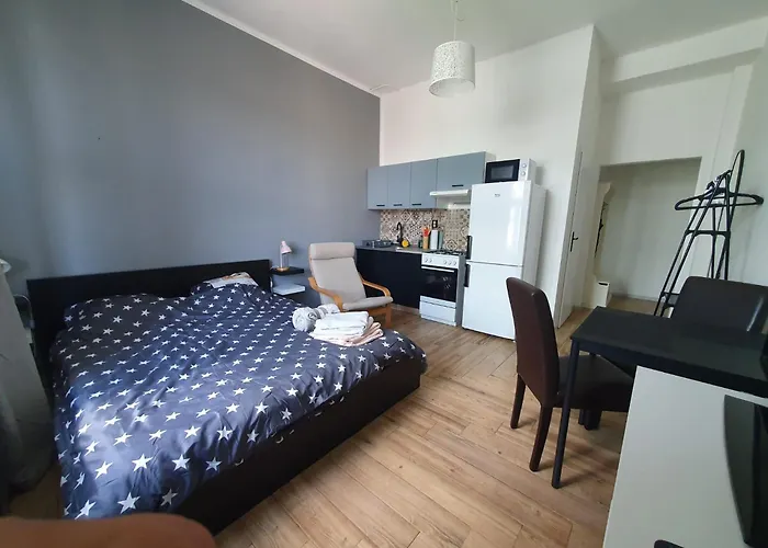 Metropolitan Next To Presidential Palace Bratislava