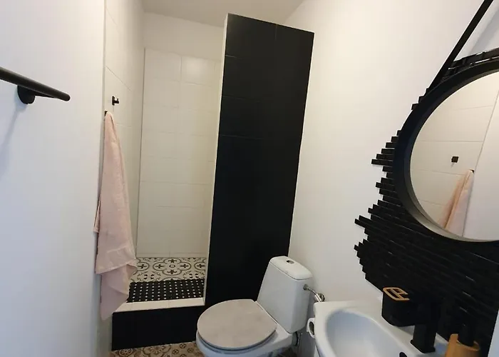 Metropolitan Next To Presidential Palace 布拉迪斯拉发